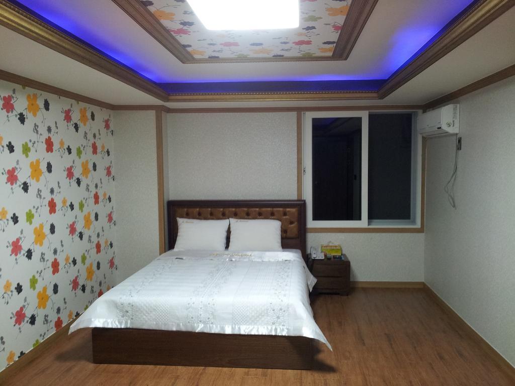 GuangJu Hotel Banana Gwangju Metropolitan City Bagian luar foto