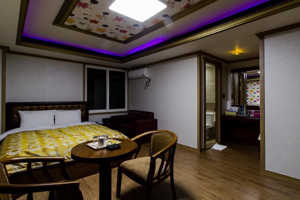 GuangJu Hotel Banana Gwangju Metropolitan City Bagian luar foto